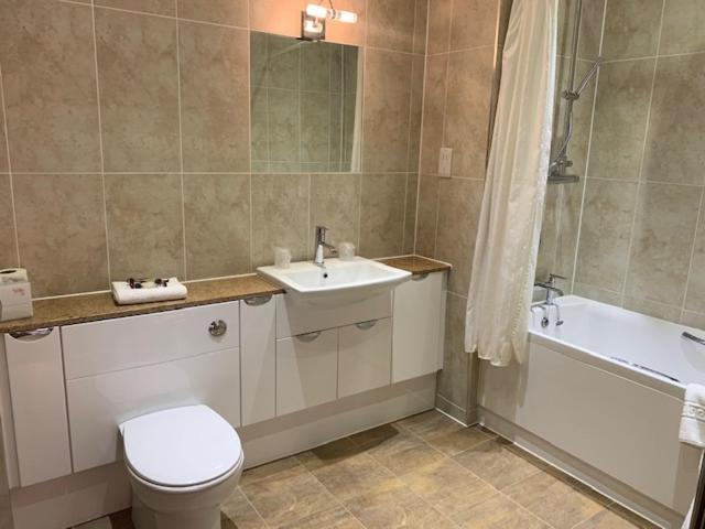 St Mary'S Hotel Golf & Country ClubPencoed エクステリア 写真